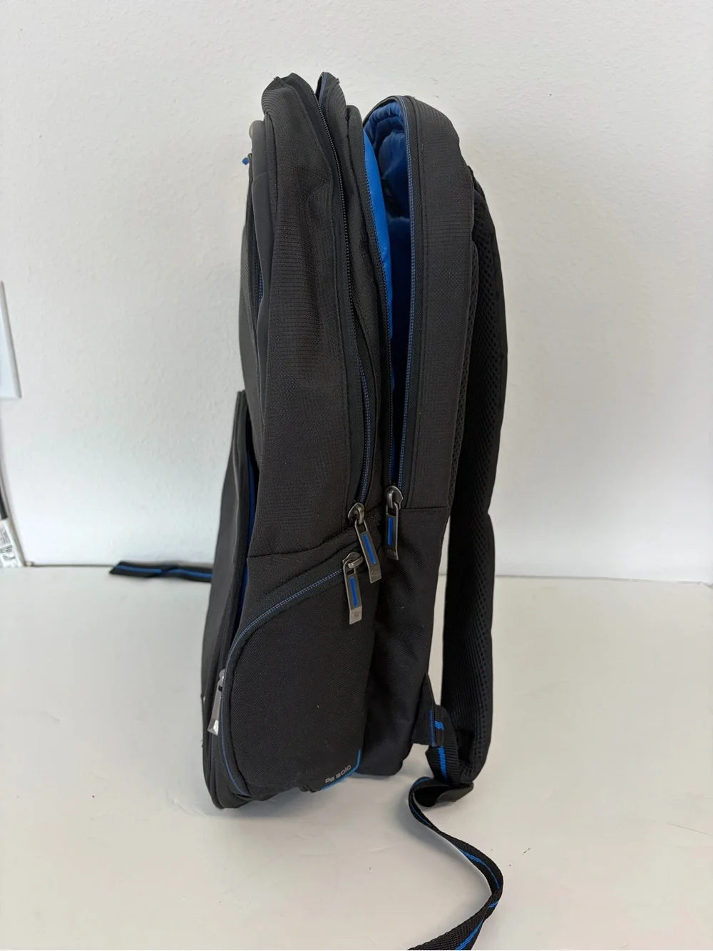 solo sleek laptop